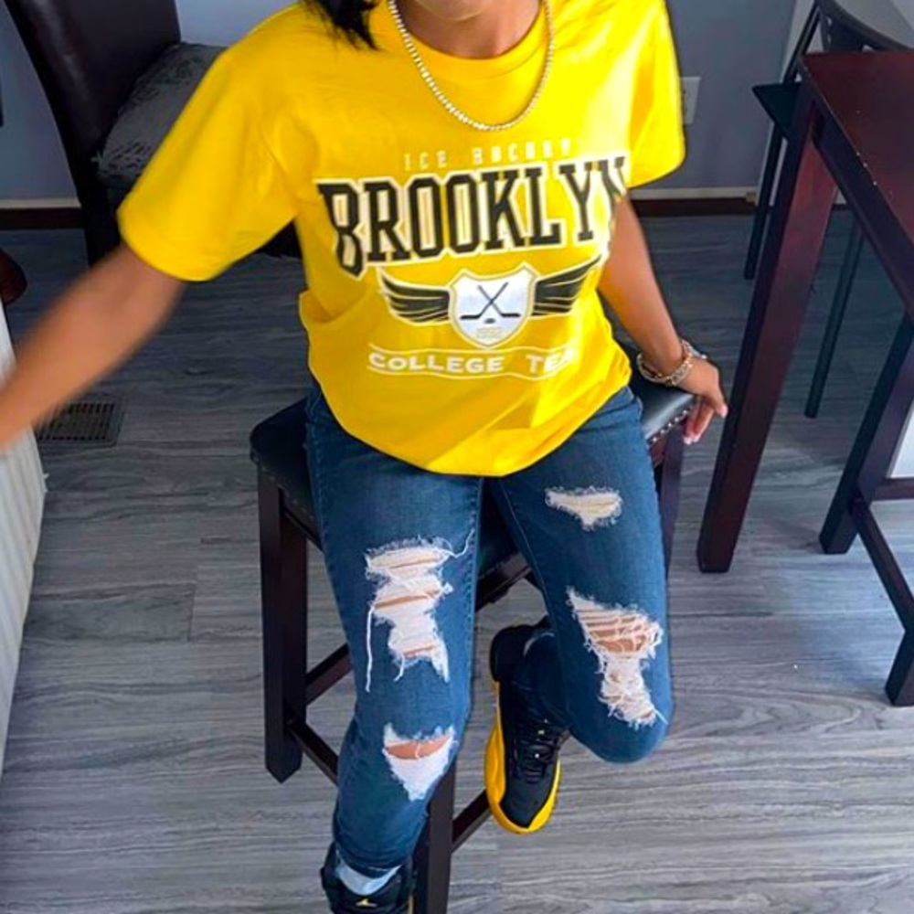 Gold shirt matching retro 12s